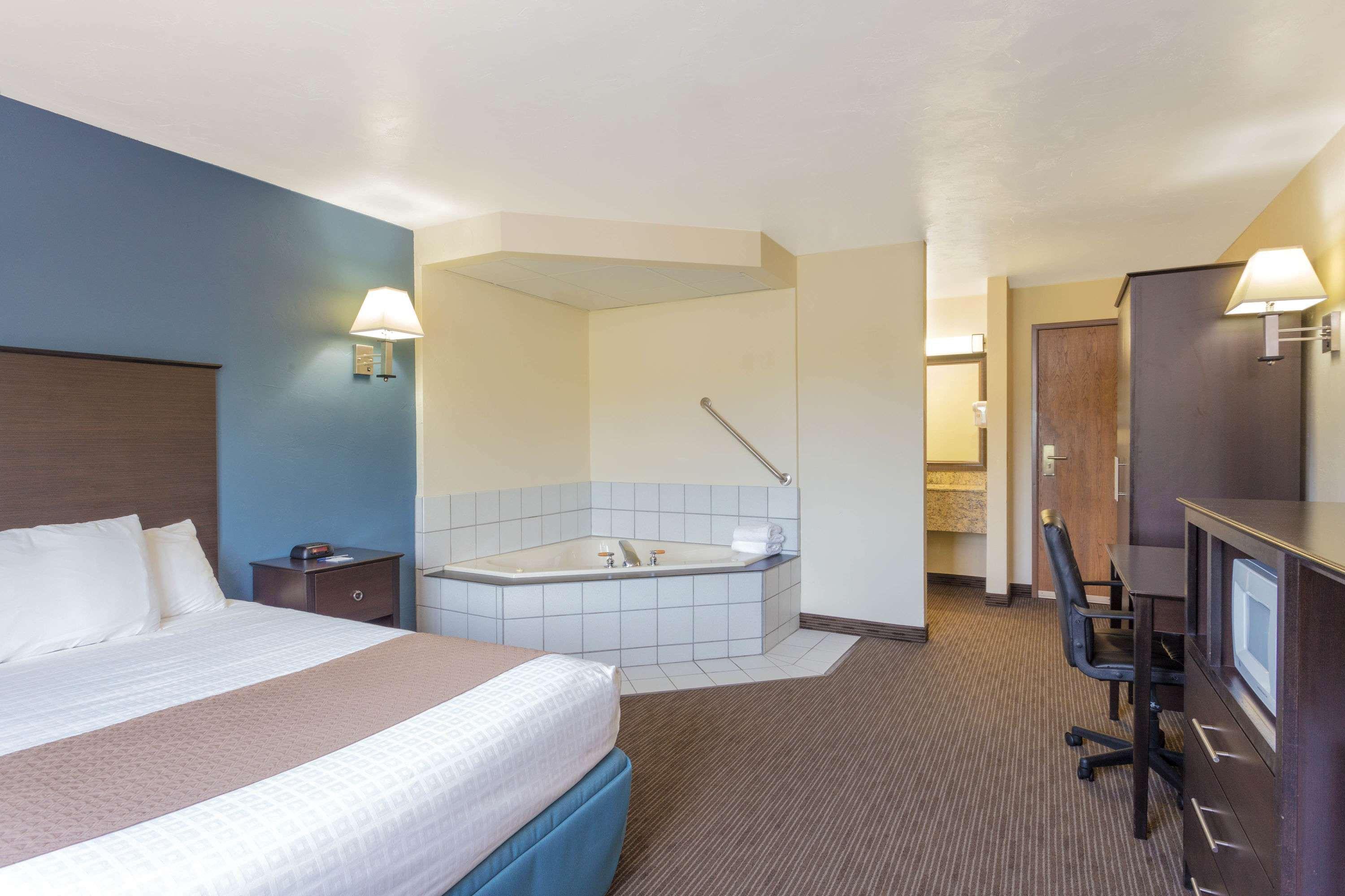 Americinn By Wyndham Green Bay West Kültér fotó