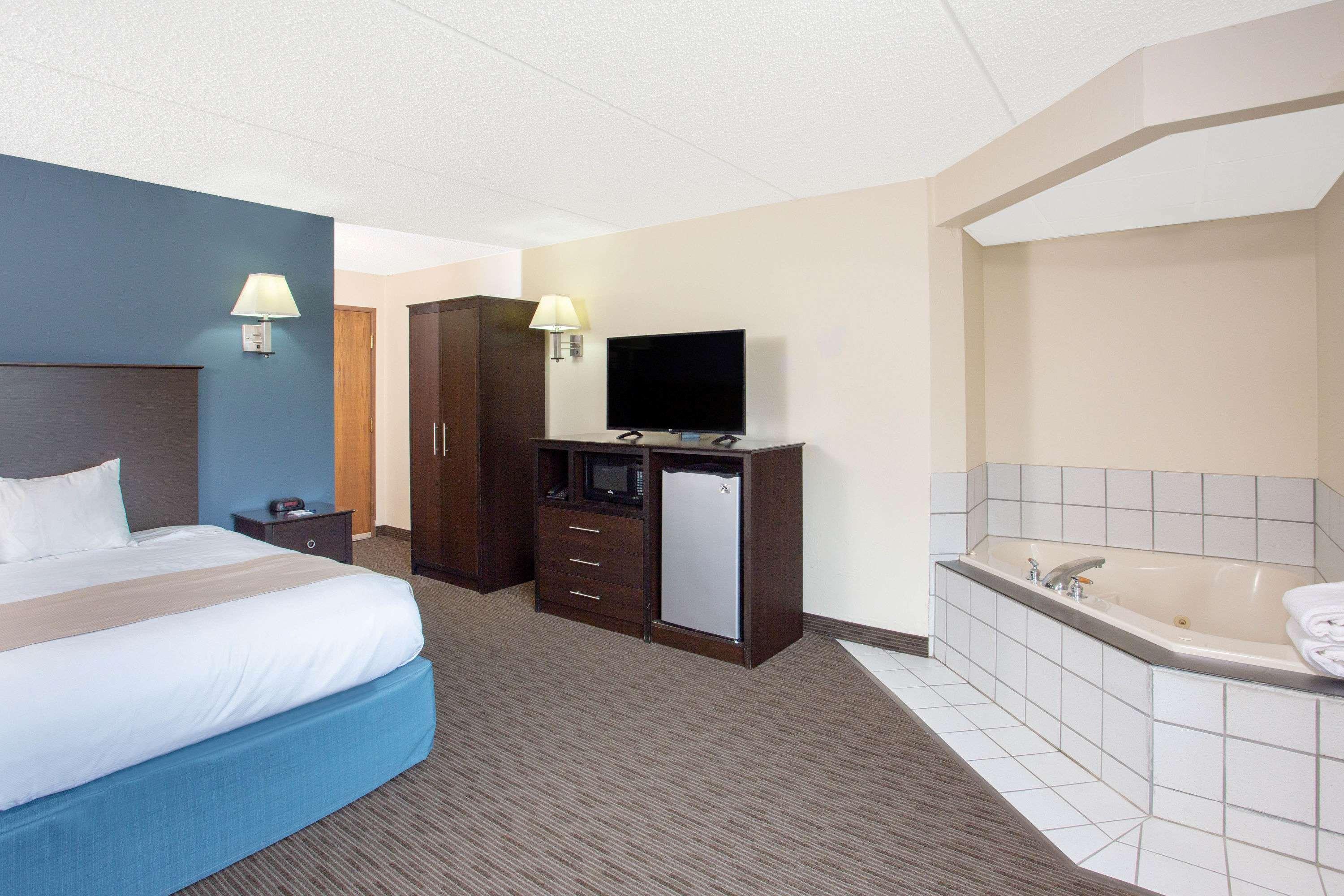 Americinn By Wyndham Green Bay West Kültér fotó
